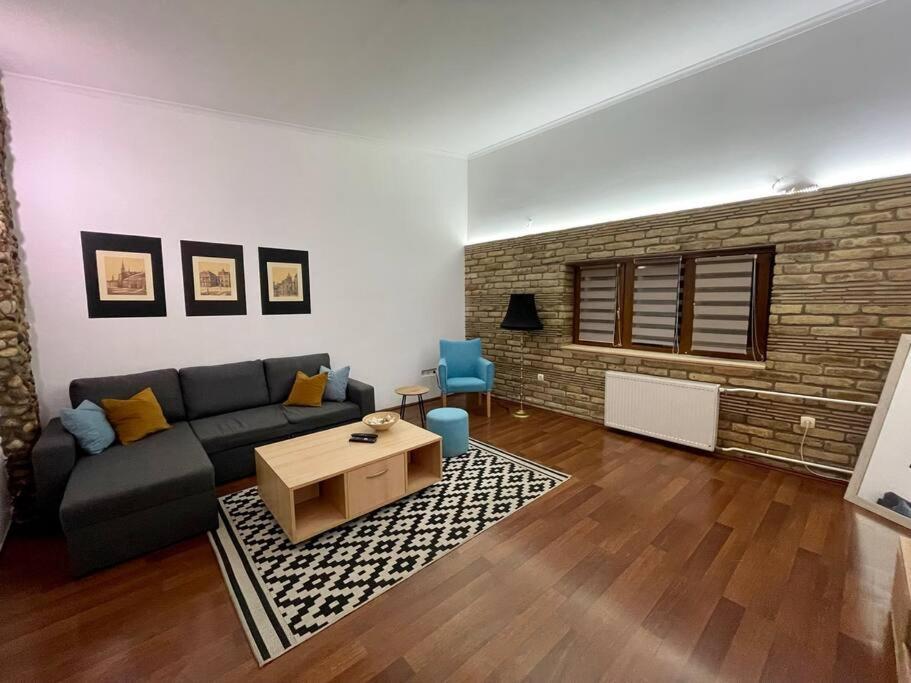 Alina Urban Getaway Center Pet Friendly Apartment *
